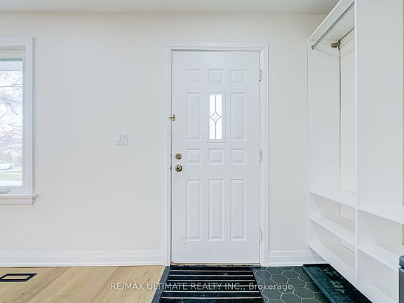 3rd image of 114 Canlish Rd