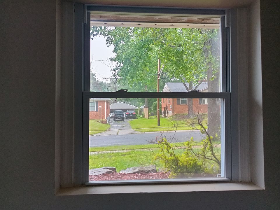 Window 2 of the 2nd bedroom.