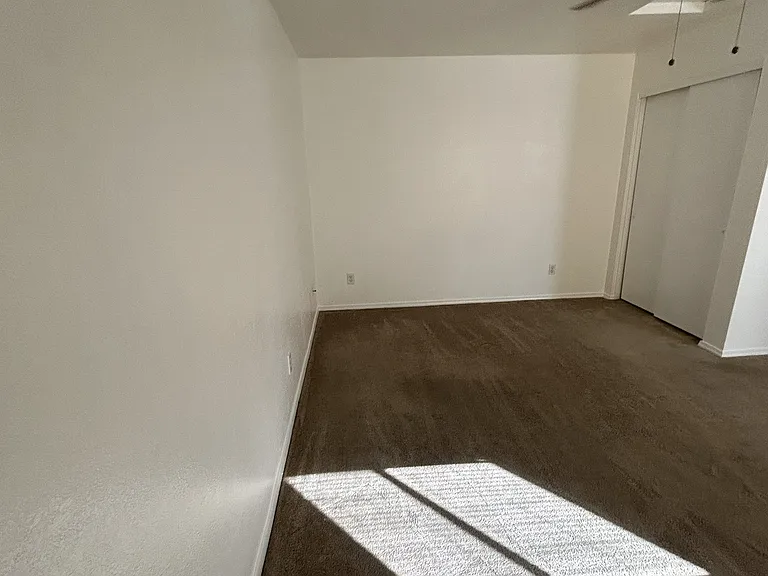 1559 Courtney Place — Photo 8