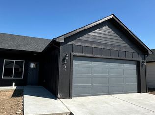 482 E Harper St, Valley Center, KS 67147