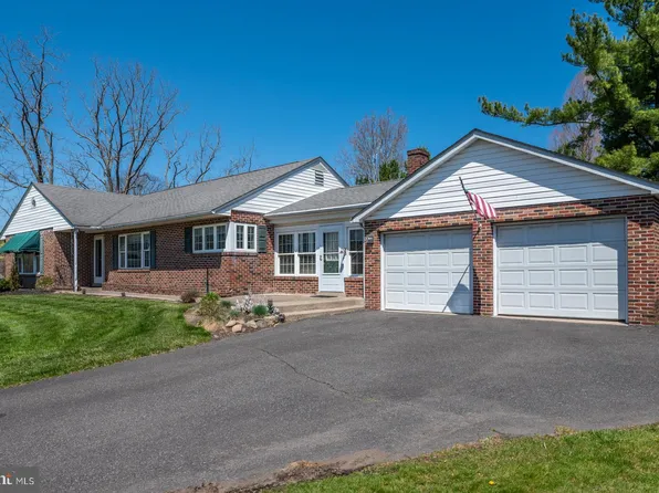 109 Walnut St, Green Lane, PA 18054