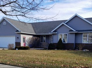 446 Greystone Dr NE, Rockford, MI 49341