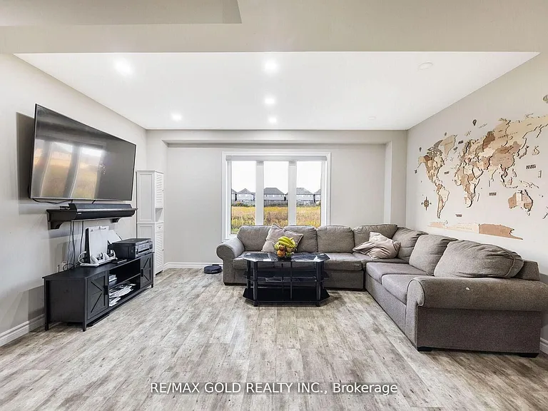 1357 Calais Dr — Photo 5