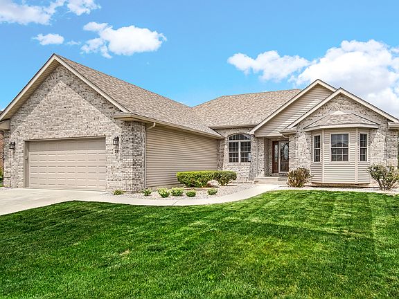 3rd image of 291 Highpoint Cir N