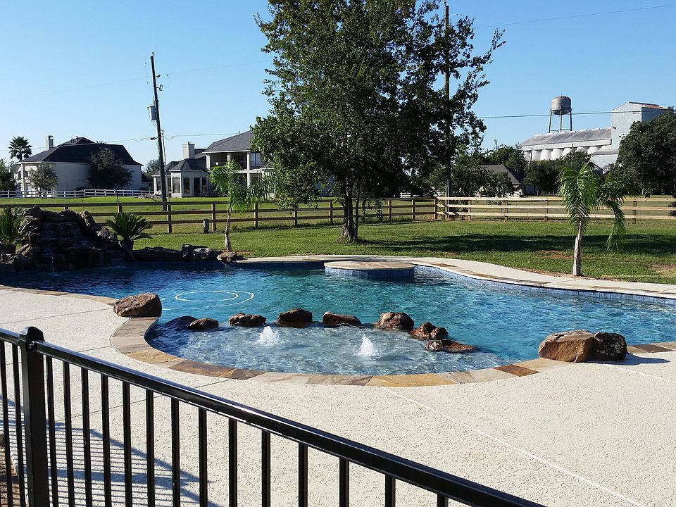1st image of 5995 Sunnyside Ct