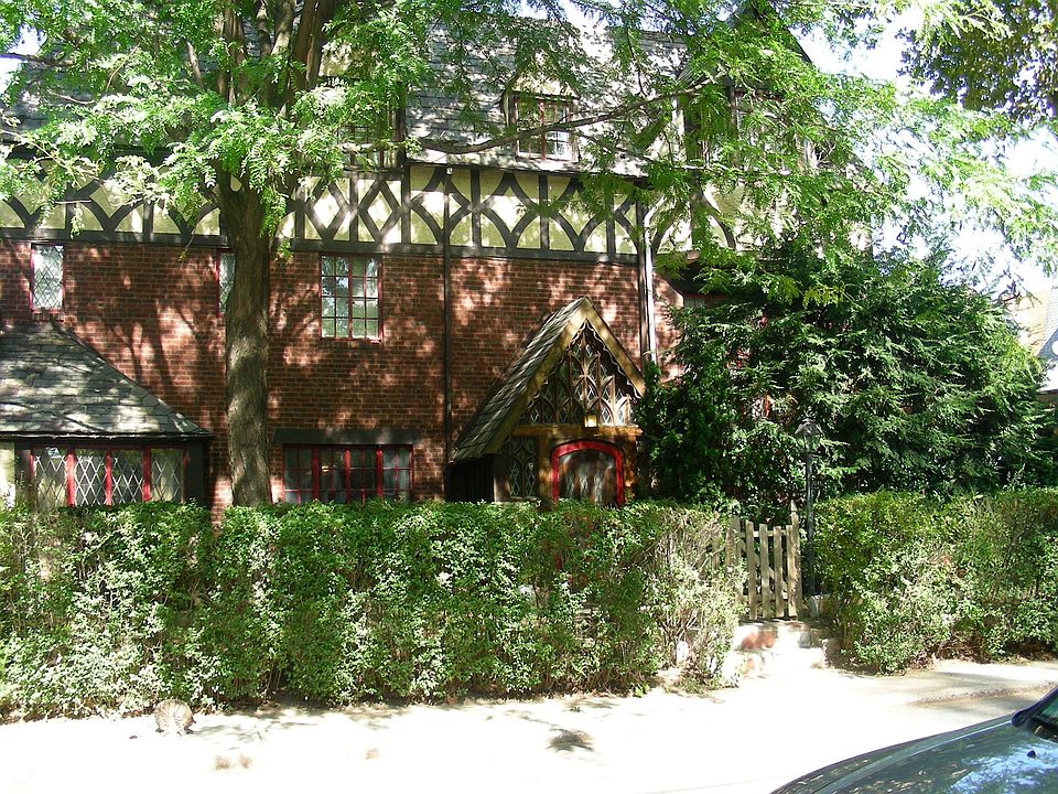 Beautiful Tudor Style Home!
