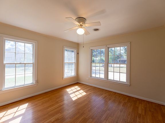 221-JEFFERSON-STREET-bedroom1_10222025
