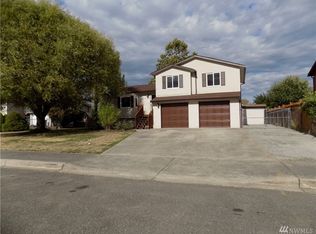 233 Valley View Dr, Pacific, WA 98047