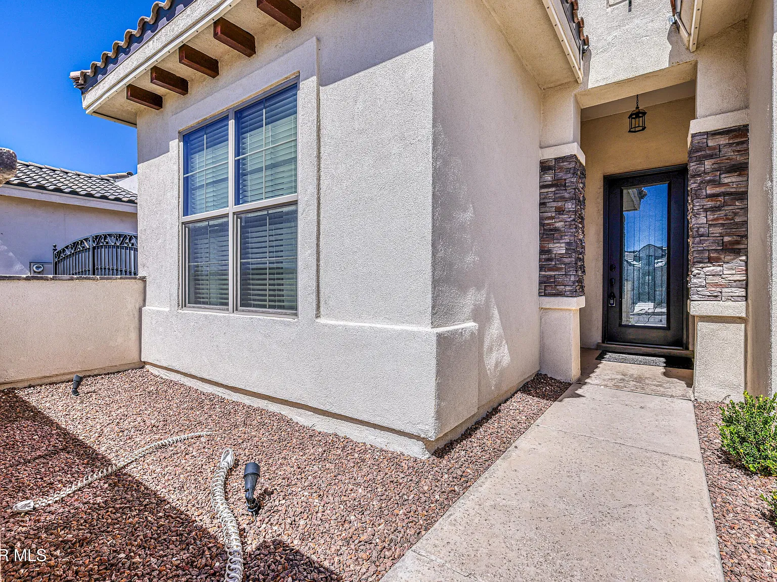 4 bed, 2.5 bath, 2132 sqft, $4,300 — Photo 4