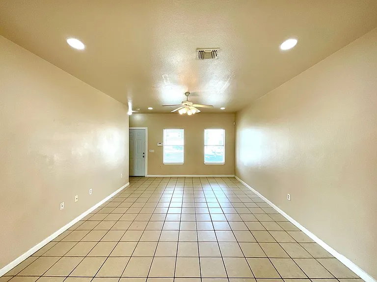 6911 Hallie Rdg — Photo 5