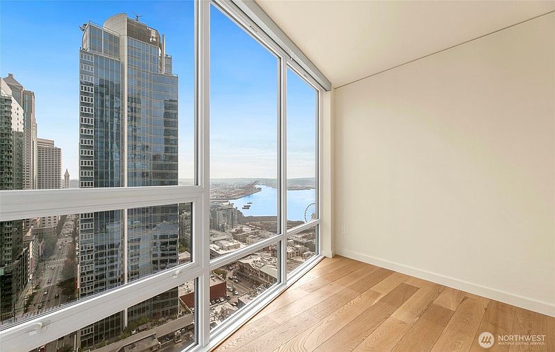 3rd image of 121 Stewart Street #2402