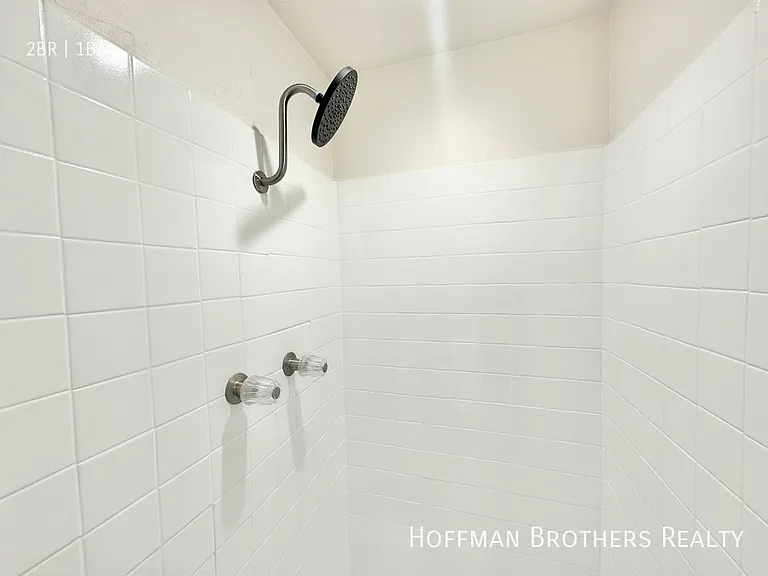 1838 N Wilton Pl #6 — Photo 12