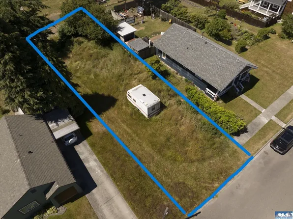 9999 Caroline St, Pt Angeles, WA 98362