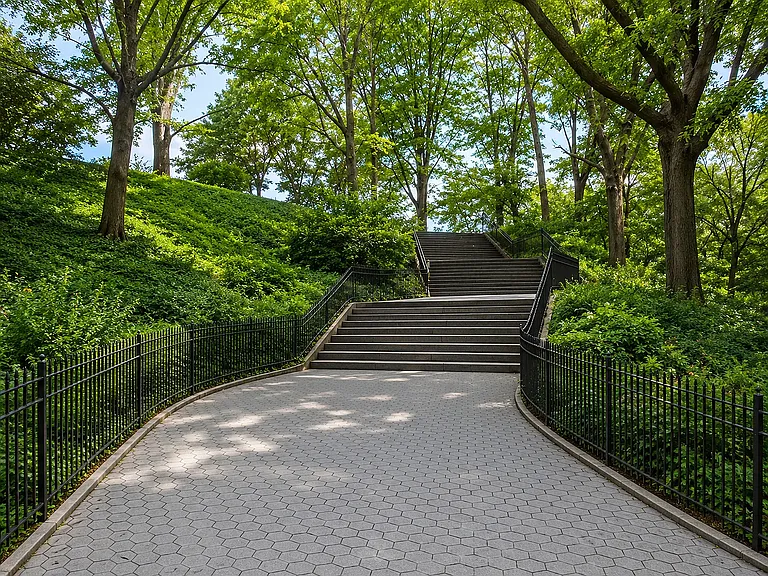 550 Riverside Dr #24 — Photo 13