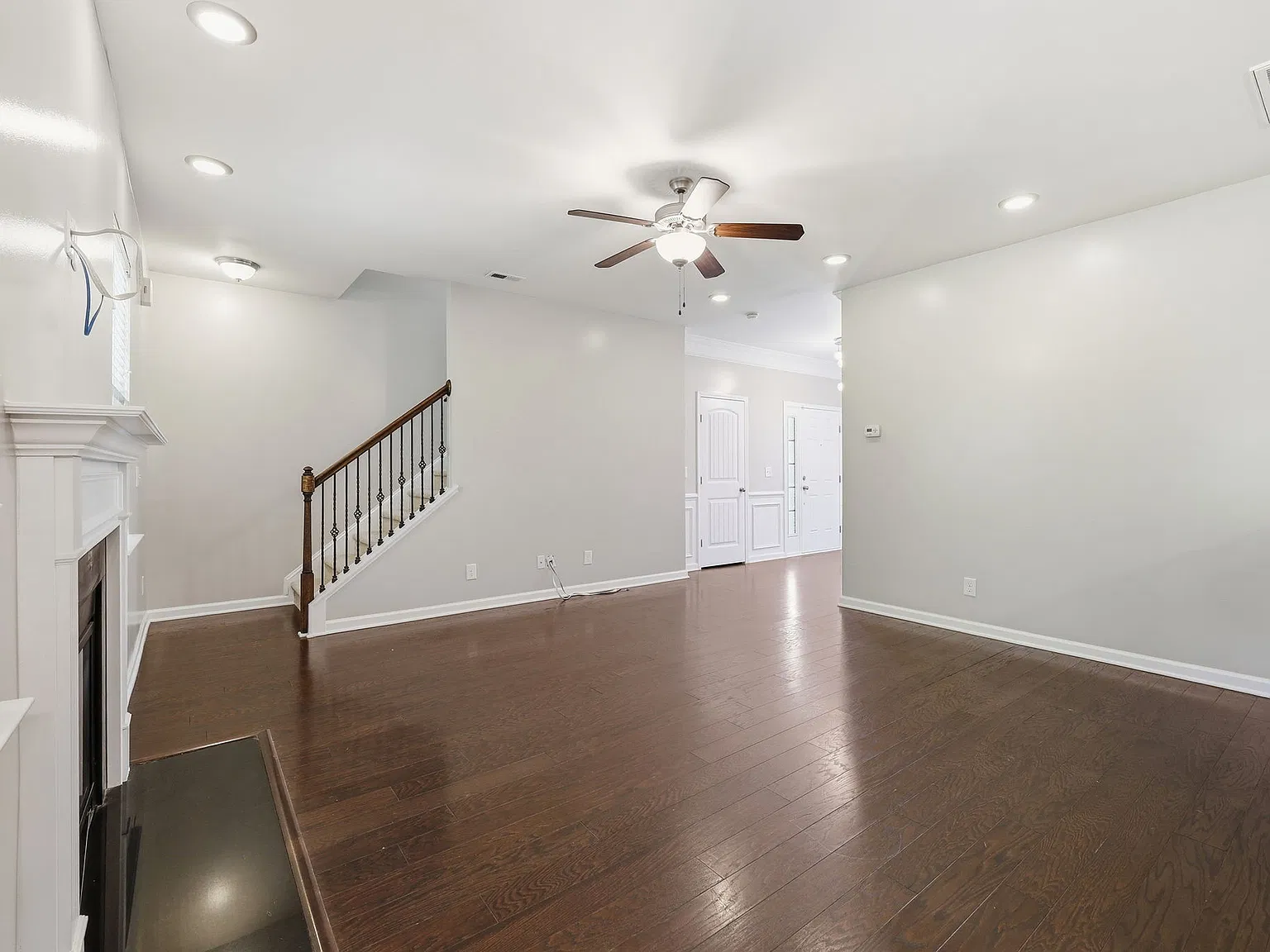 3 bed, 2.5 bath, 2017 sqft, $2,299 — Photo 4