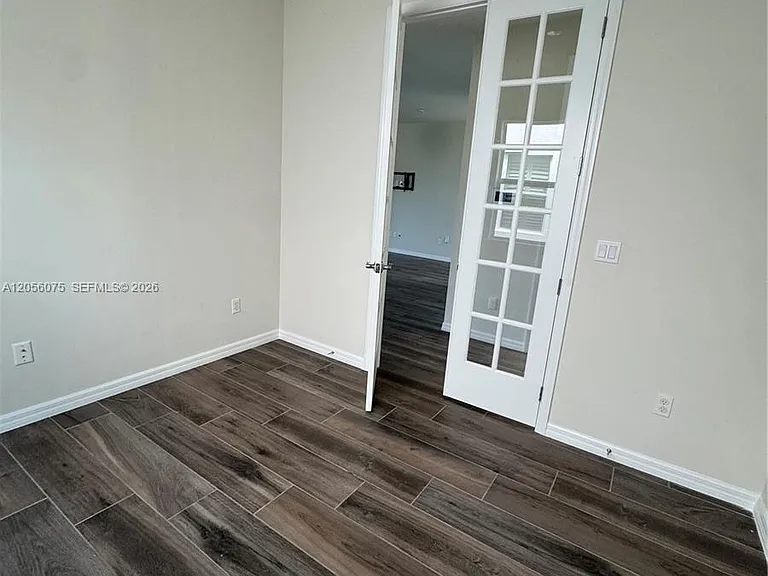 4729 Greenway Dr — Photo 10