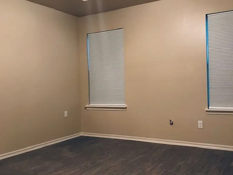 1215 G St SW — Photo 14