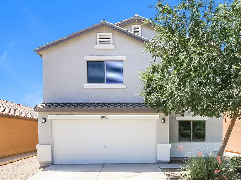37766 N Sandy Dr — Photo 1