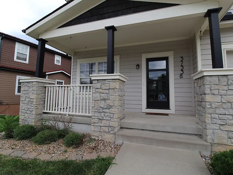 3733 Thompson Cir — Photo 3