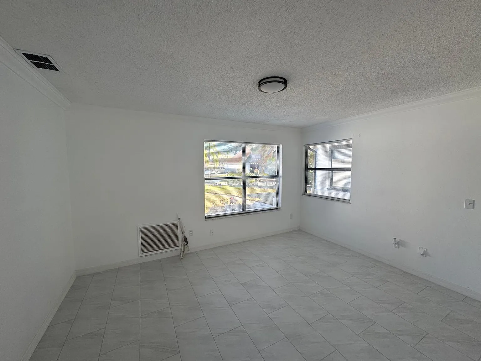 3 bed, 1784 sqft, $2,550 — Photo 2