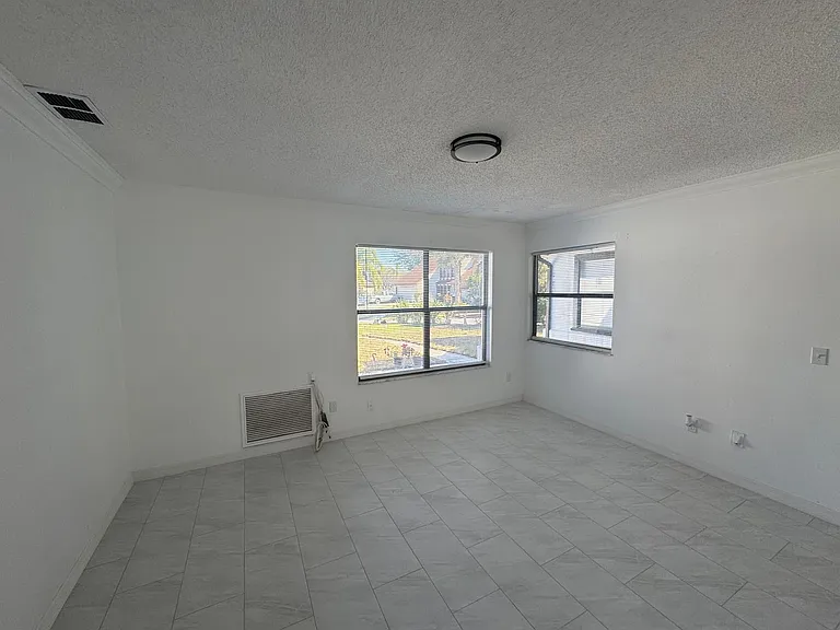 2020 Hidden Dale Ct — Photo 2