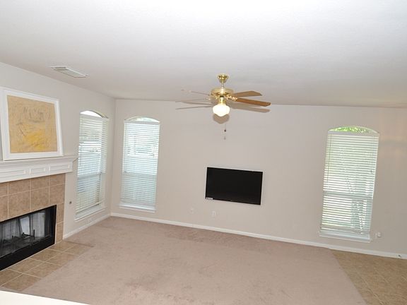 3rd image of 741 Bent Wood Pl