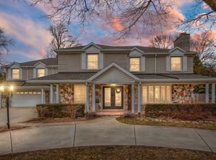 680 N Oxford Rd, Grosse Pointe Woods, MI 48236