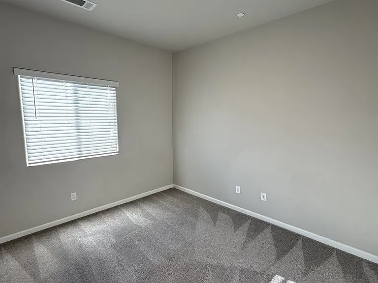 514 S Summit St #101-103 — Photo 13