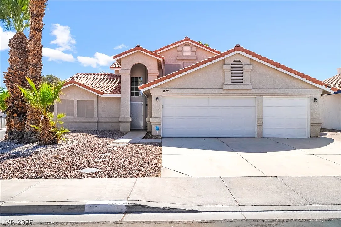 4 bed, 3.0 bath, 2088 sqft, $2,400 — Photo 1