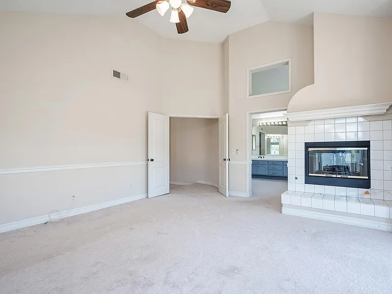 11718 Windcrest Ln — Photo 28
