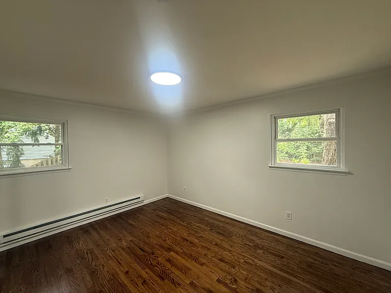 304 Iroquois Trl — Photo 8