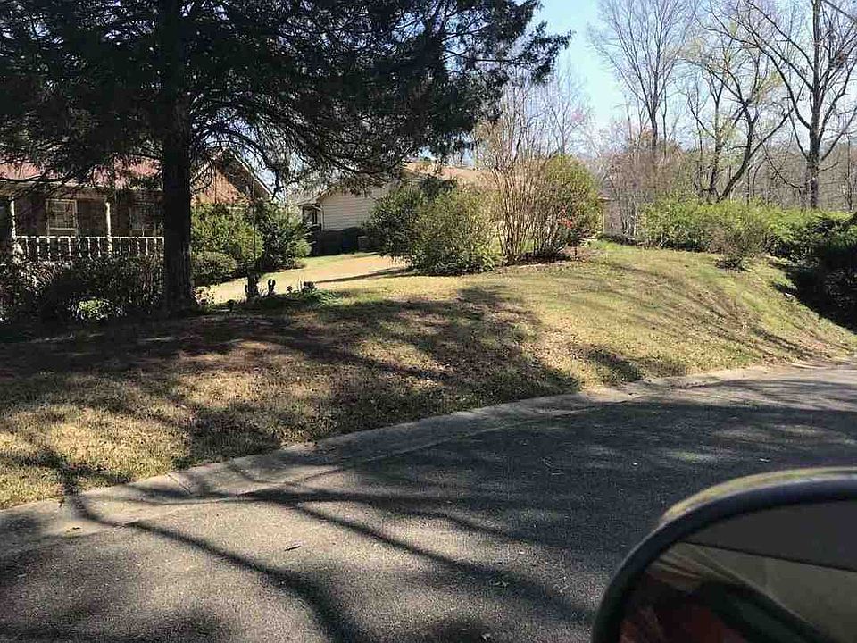 2nd image of 610 Mermont Dr