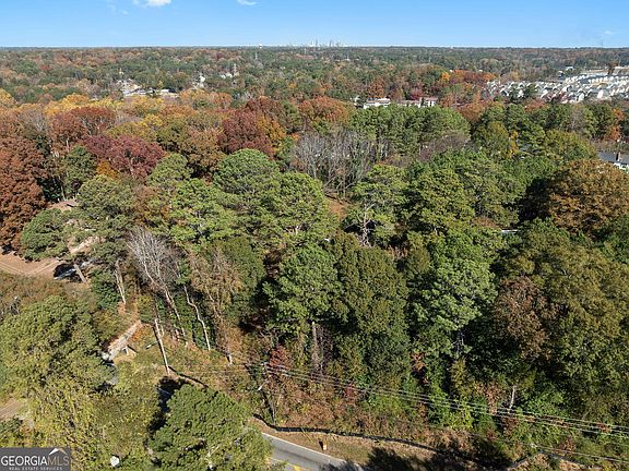 4th image of 4014 Washington Rd