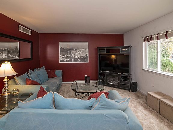 5th image of 8831 Lincoln Dr