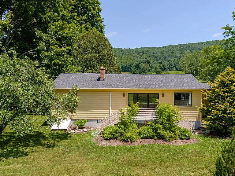 776 Mitchell St — Photo 4