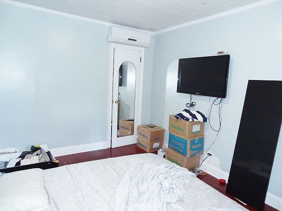 3rd image of 3931 49th St