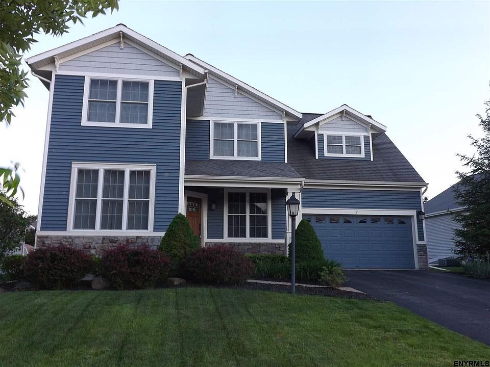 1st image of 7 Flora Dr
