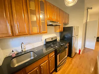 Rented by Premier Metro Realty Corp