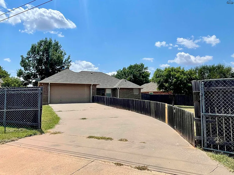 5201 Pebblestone Dr — Photo 24