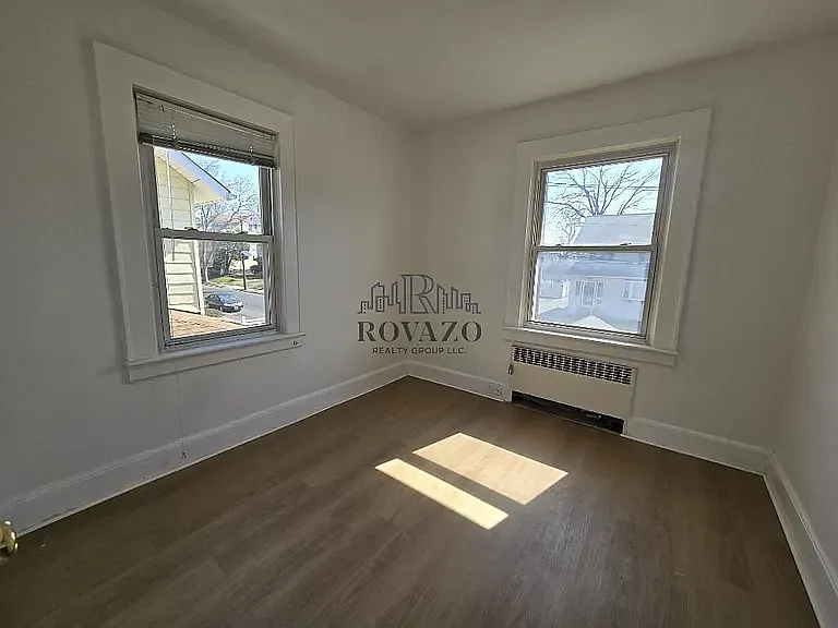 1582 Summit Ave — Photo 17