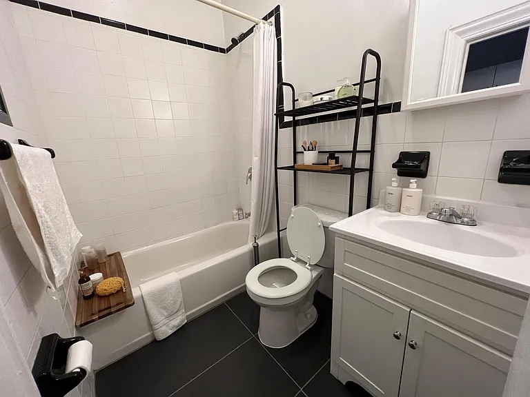140 W 69th St #125C — Photo 3