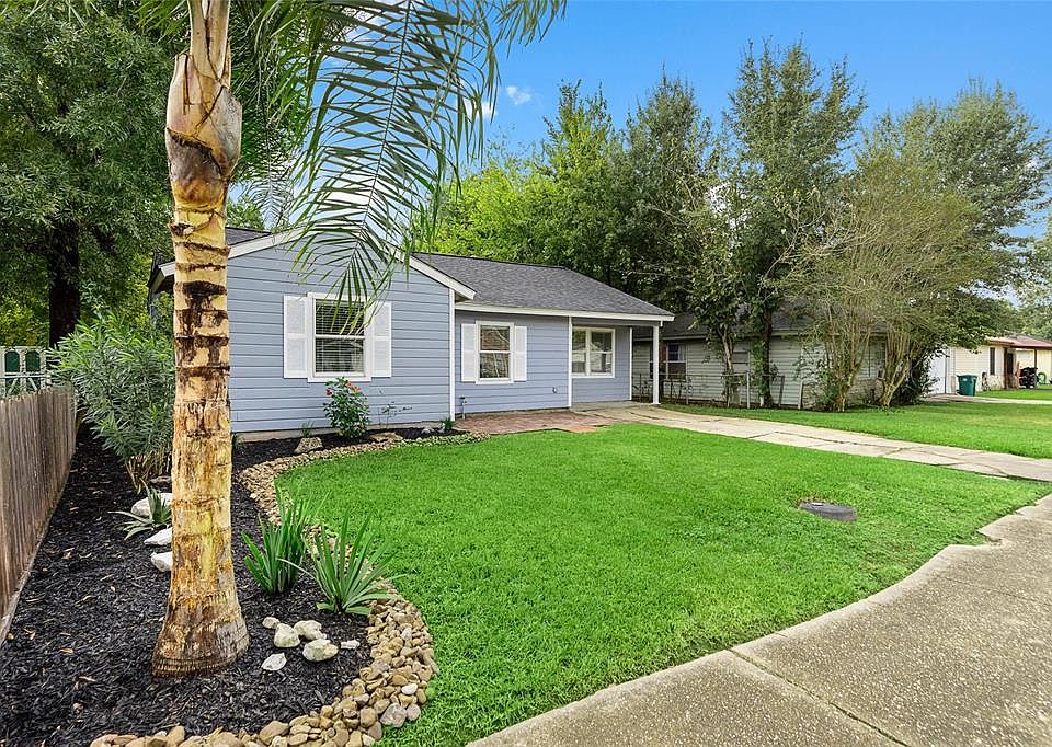 1st image of 2412 Pomona Dr