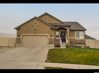 946 E Chris Cir, Clearfield, UT 84015
