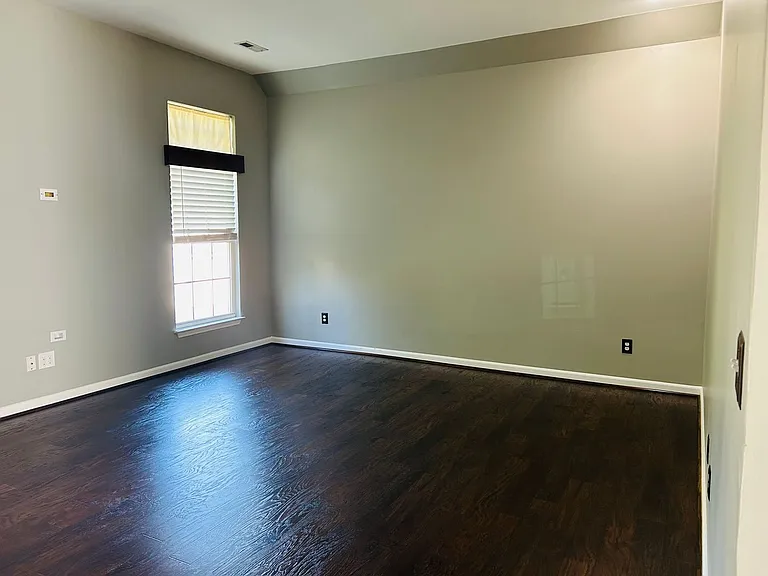 711 Dutchman Ct — Photo 18