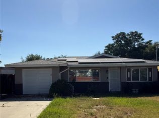 327 S Gilbert St, Hemet, CA 92543