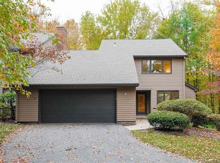 4 Ironwood Rd UNIT 4, West Hartford, CT 06117