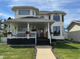 4222 49a St, Vegreville, AB T9C1B6