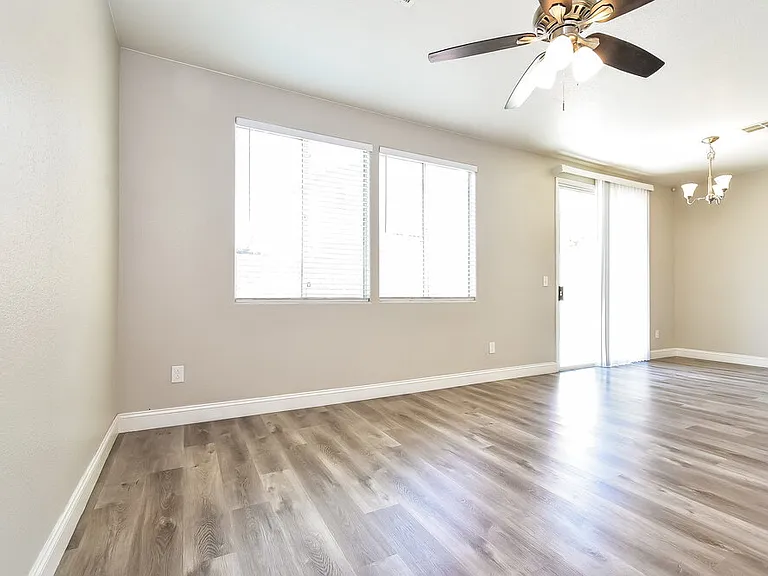 10643 Solar Hawk Ave — Photo 6