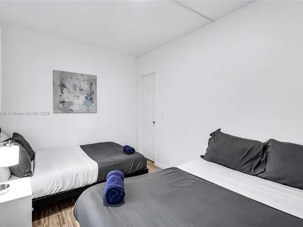 975 SW 10th St, Miami, FL 33130