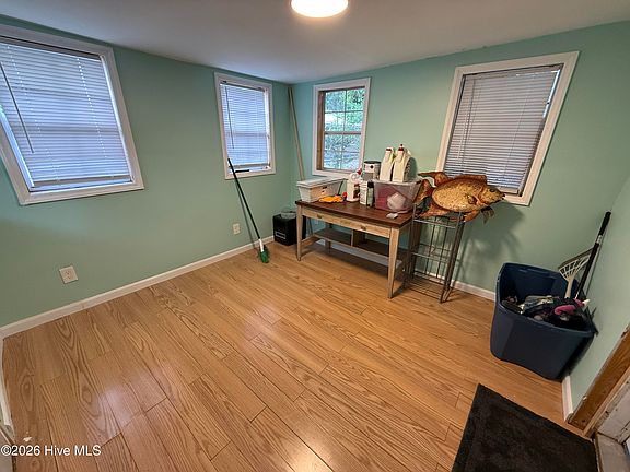 5th image of 2920 Vinton Street SW